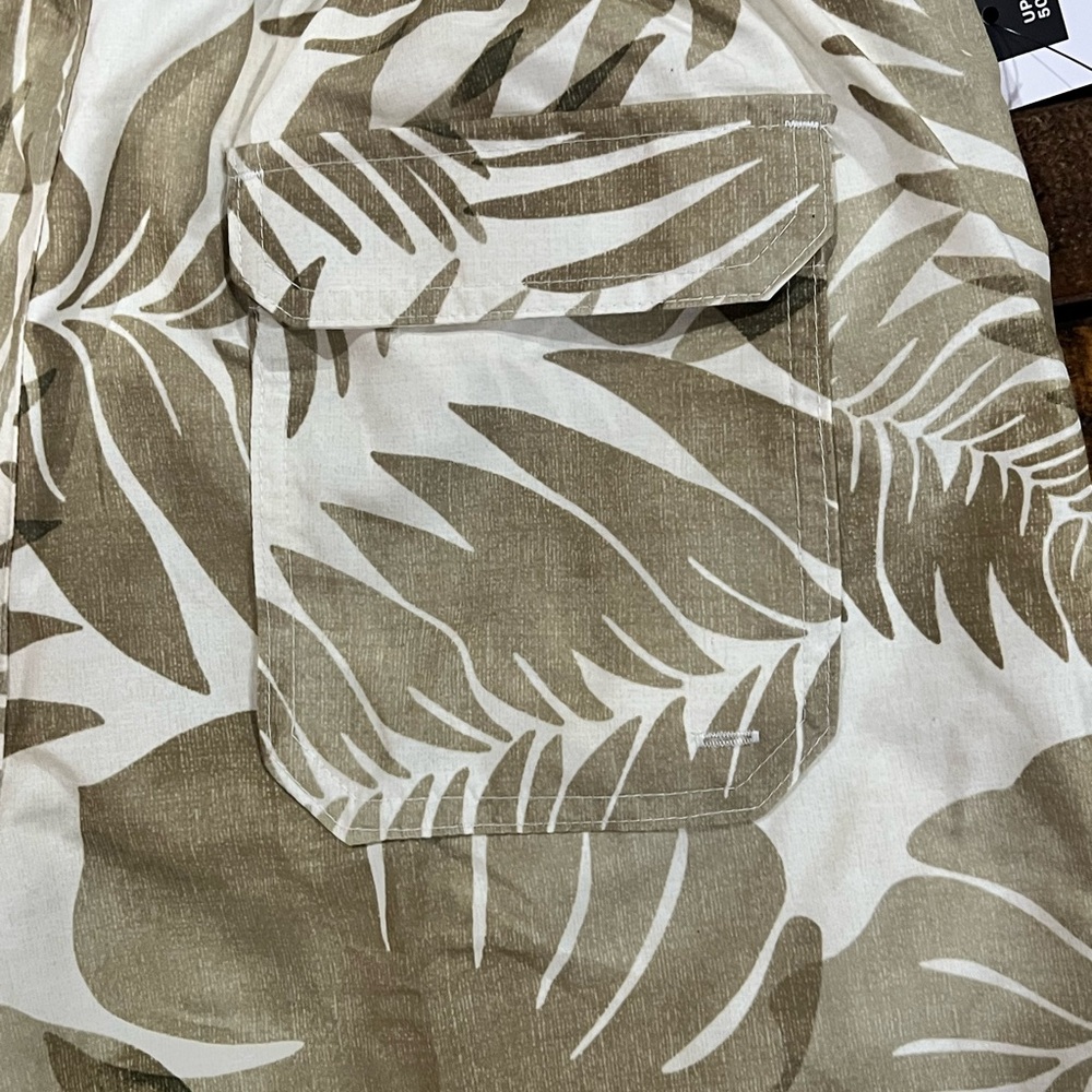 Tropical Leaf Print men’s swim trunks Shorts size medium - Picture 3 of 9